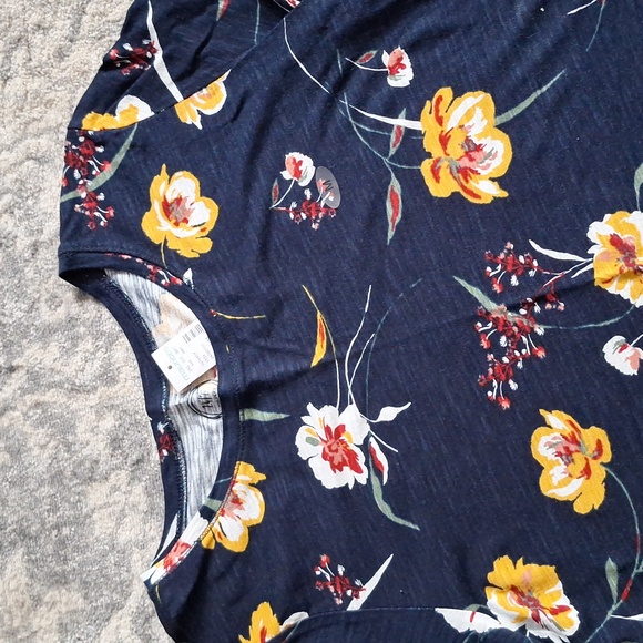 NWT. Maurices short sleeve top sz M - Picture 3 of 5